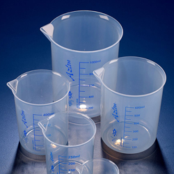 PLASTIC BEAKERS